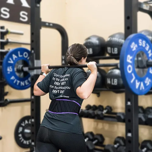Miniatura 7 de Valor Fitness PWB - Cinturón de levantamiento de pesas para mujer, soporte de espalda y protección contra lesiones para entrenamiento cruzado