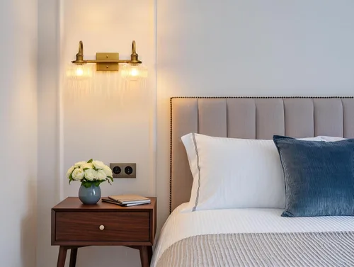 Miniatura 5 de Aplique de pared de vidrio de 2 luces con pantalla de globo a rayas transparentes, lámpara de pared de latón envejecido industrial para sala