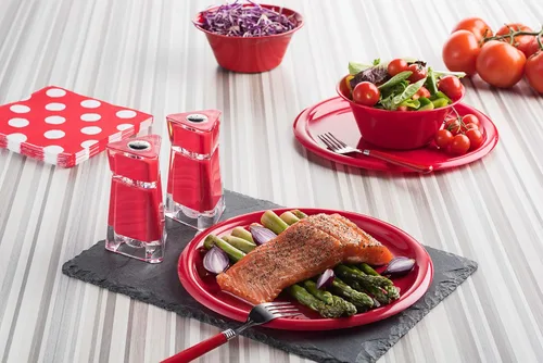 Miniatura 5 de Salero y pimentero rojo acrílico (juego de 2 piezas) Elegantes dispensadores de sal y pimienta con agujeros de tamaño perfecto para condimentos