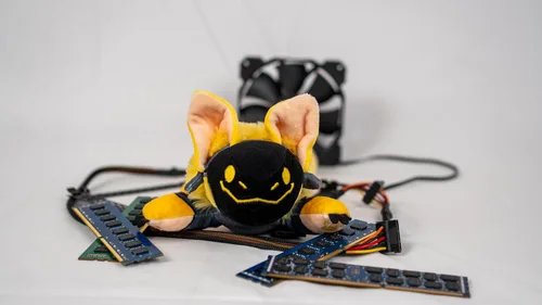 Miniatura 3 de Boss Monsta Protobean V3 Peluche – Amarillo Peluche coleccionable suave y blando Adorable peluche de robot en forma de frijol para abrazos