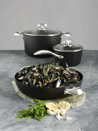 Miniatura 4 de Scanpan Pro IQ - Sartén antiadherente de 4.25 cuartos de galón con tapa, compatible con todas las estufas, lista para inducción, apta