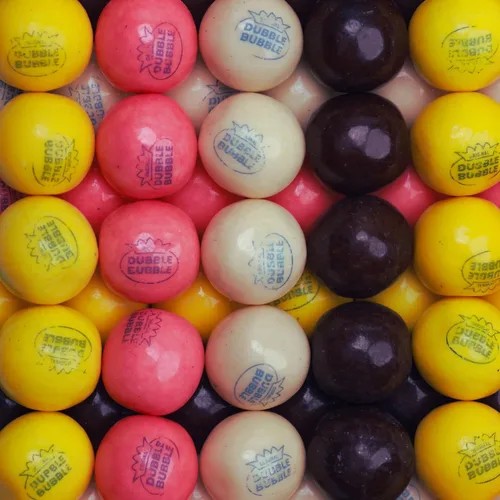 Bolas de goma de mascar de plátano divididas – Bolas de chicle grandes de 1 pulgada – Bolsa resellable de 1.7 libras de goma de mascar de doble
