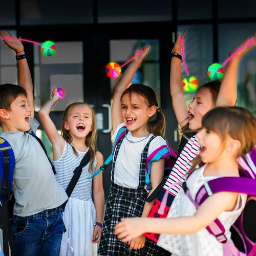 Miniatura 5 de Wettarn Paquete de 24 bolas de punta iluminadas para niños de 2.6 pulgadas con luces LED, bolas hinchables a granel, bolas sensoriales intermitentes