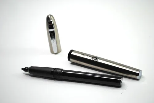 Miniatura 8 de Zebra Pen PM-701 - Marcador permanente, barril de acero inoxidable, punta fina, tinta negra, recargable, paquete de 1 unidad