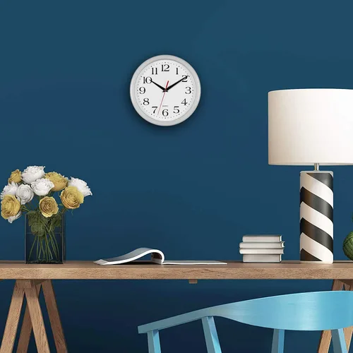 Miniatura 2 de Bernhard Products Reloj de pared con batería de cuarzo de 10", redondo, fácil de leer, para el hogar, la oficina o la escuela, negro Blanco