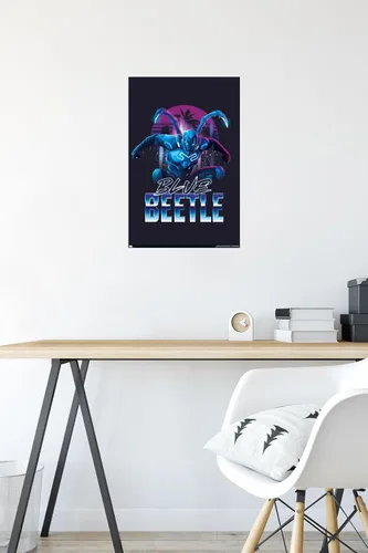 Miniatura 5 de Trends International DC Comics Movie Blue Beetle - Póster de pared de ciudad, 22.4 pulgadas de largo x 14.7 W, paquete de póster y montaje prémium