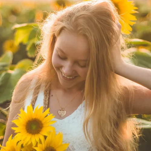 Miniatura 4 de Collares con medallón para mujeres y niñas, chapado en oro de 14 quilates, collar con inicial de corazón de girasol, collar con medallón de corazón