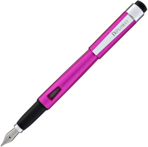DIPLOMAT - Pluma estilográfica Magnum Steel - Rosa - Simple y ligera - Escritura suave y cómoda - Aspecto elegante - Acero inoxidable - Artesanía
