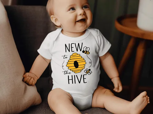 Miniatura 2 de Cute Honey Bee Baby Bodysuit New To The Hive Pregnancy Announcement Romper Kids Funny Shirt Cute Birthday Shower