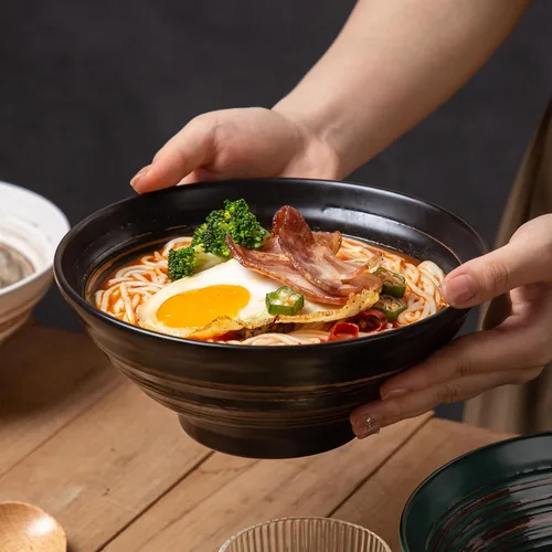 Miniatura 4 de YUN TAO Juego de 4 cuencos de ramen de cerámica negra de 35 onzas, cuencos de sopa profundos, cuencos japoneses asiáticos para fideos Pho para uso