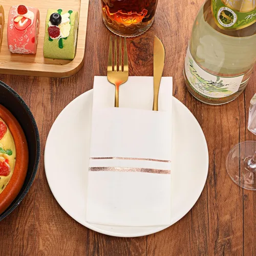 Miniatura 5 de Roshtia Paquete de 100 servilletas desechables de lino con bolsillo integrado para cubiertos con ribete dorado, papel preplegado para bodas
