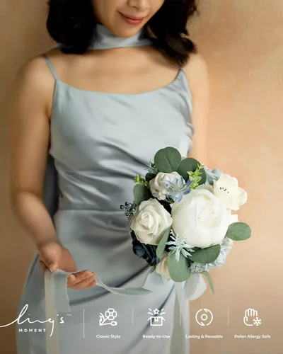 Miniatura 3 de Ling's moment Juego de 4 ramos artificiales de dama de honor, ramos de flores de boda azul polvoriento, ramo floral blanco, ramos de rosas azul