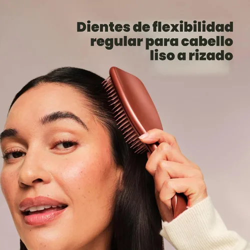 Miniatura 5 de Cepillo Desenredante Tangle Teezer Chrome Ultimate para Cabello Húmedo y Seco, Elimina Nudos y Reduce la Rotura para Tipos de Cabello Liso a Rizado