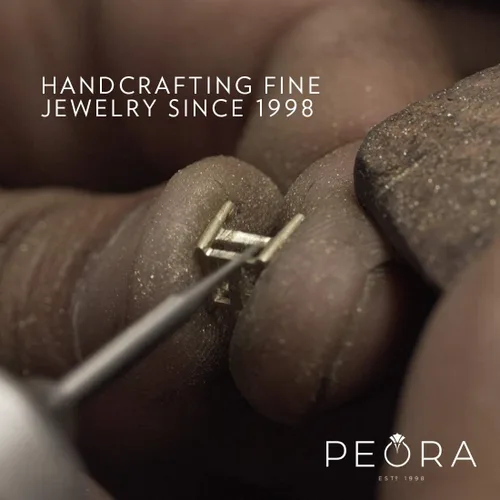 Miniatura 6 de Peora London - Colgante de topacio azul y diamante cultivado en laboratorio en oro rosa de 14 quilates, corte cojín, 3,61 quilates en total
