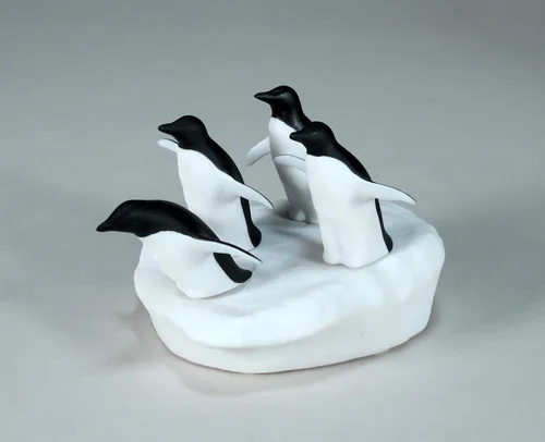 Miniatura 3 de Penguin Quartet Sculpture by John Perry on Ice Floe Statue 5in Long