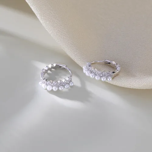 Miniatura 5 de SLUYNZ Aretes de aro de plata de ley con perlas de circonita cúbica para mujeres, adolescentes y niñas, aretes de aro de perlas de boda