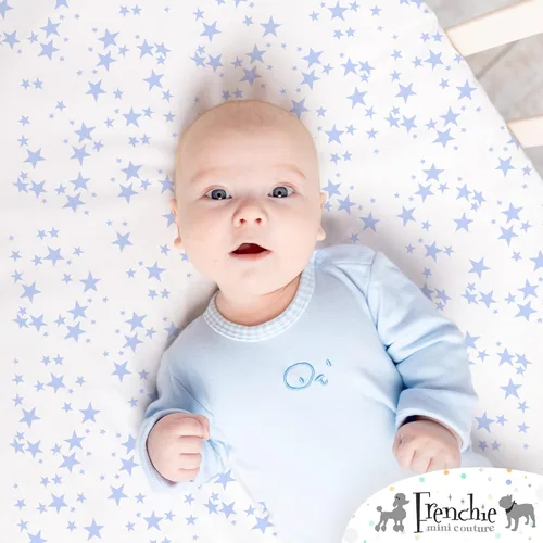 Miniatura 4 de Frenchie Mini Couture Sábanas bajeras para cuna, 100% algodón, se adaptan a colchones de niños pequeños, estrellas azules, 28 x 52 pulgadas, paquete