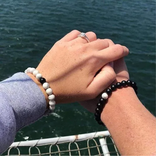 Miniatura 4 de CNLQ - Pulseras de larga distancia para parejas, regalo a juego, ágata mate de 0.315 in, cuentas de piedra (rojo elástico)