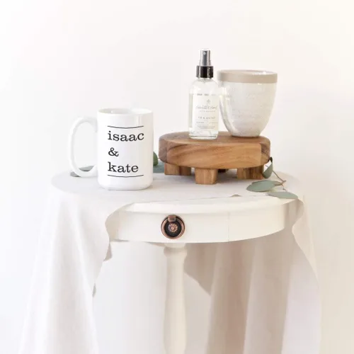 The Cotton & Canvas Co. Ampersand - Taza de café personalizada con nombres de pareja, taza de café de cerámica de porcelana. Regalo para ella,