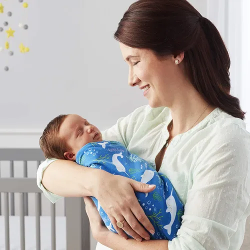 Miniatura 4 de BreathableBaby Paquete de 2 mantas y envolturas activas, narval y puntos dorados, tela ligera de alta calidad, 47 x 47 pulgadas, manta multiusos