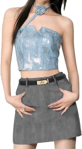 Miniatura 447 de Cinturón de cuero clásico con hebilla de metal para mujer con vestido de jeans