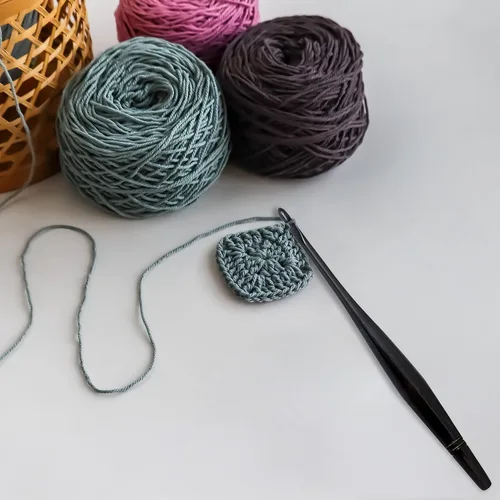 Miniatura 2 de Ommi - Ganchos de ganchillo con mango ergonómico, gancho de ganchillo de madera de ébano hecho a mano de 7 pulgadas, aguja de tejer, tejido de hilo