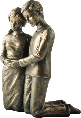 Miniatura 5 de Figura arrodillada de marido y esposa rezando, estatua de resina de 6.25 pulgadas, regalo religioso para parejas, decoración cristiana del hogar