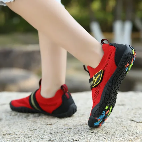 Miniatura 9 de UBFEN Zapatos de agua para niños y niñas, de secado rápido, ligeros, calcetines acuáticos para niños pequeños y grandes, zapatos de natación