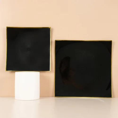 Miniatura 5 de Tableclothsfactory Paquete de 10 platos llanos cuadrados cóncavos de plástico duro de 8 pulgadas negro/dorado, platos desechables para fiestas