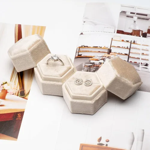 Miniatura 6 de Equal - Caja hexagonal de terciopelo para compromiso, propuesta de boda, caja de regalo de joyería, caja de embalaje de joyería (beige)