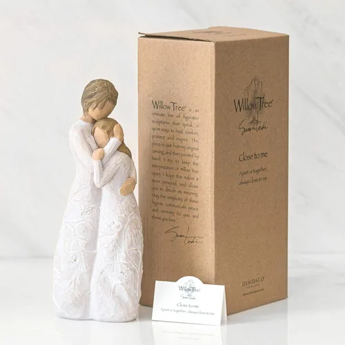 Miniatura 8 de Figura decorativa "Cerca de mí", de Willow Tree