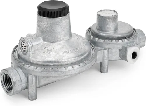 Stanbroil Regulador de propano vertical de dos etapas con salida NPT hembra de 3/8 pulgadas y entrada NPT hembra de 1/4 pulgadas para tanque de