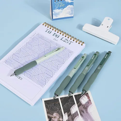 Miniatura 7 de BAYTORY 8 bolígrafos de gel retráctiles y borrables, 4 azules y 4 de tinta negra, punta fina de 0.020 in con bonito borrador, escritura suave, Verde