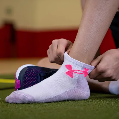Miniatura 5 de Under Armour Kids' Essential Quarter Socks, 6-Pairs