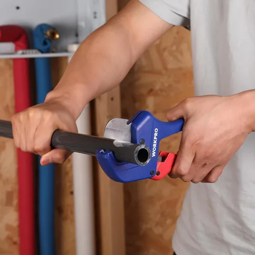 Miniatura 5 de WORKPRO Cortador de tubos de PVC con trinquete, hasta 1-5/8 pulgadas, cortador de tubos y tubos de plástico para mangueras de PEX, PVC, PPR