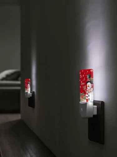 Miniatura 7 de Luces nocturnas de Navidad que se enchufan a la pared, luz nocturna roja con enchufe de muñeco de nieve y pájaro con sensor de luz del atardecer al