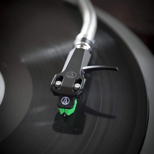 Miniatura 2 de Audio-Technica AT-VM95E/H Kit Combo de Headshell/Cartucho para Tocadiscos Verde