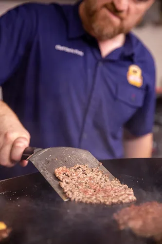 Miniatura 7 de Certified Angus Beef The Smash - Espátula de hamburguesa Big Smash de acero inoxidable resistente para accesorios de plancha, utensilios de cocina