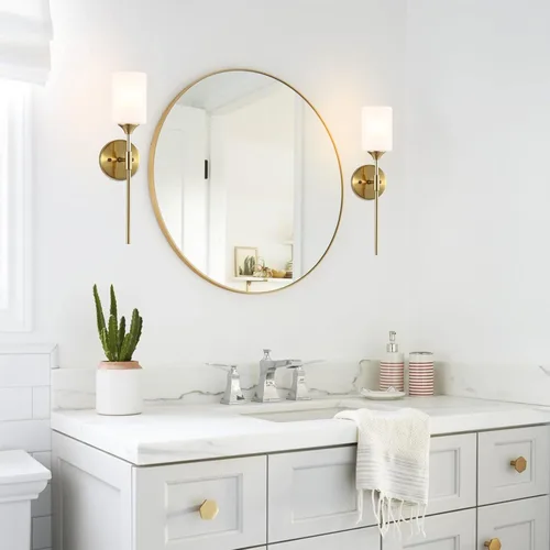 Miniatura 3 de BYOLIIMA Juego de 2 apliques de pared dorados con pantallas cilíndricas blancas de vidrio, luminarias modernas de pared para tocador de baño