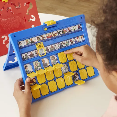 Miniatura 4 de Hasbro Gaming Adivina quién? Marco original, fácil de cargar, hoja de personajes de doble cara, juegos de mesa para 2 jugadores para niños
