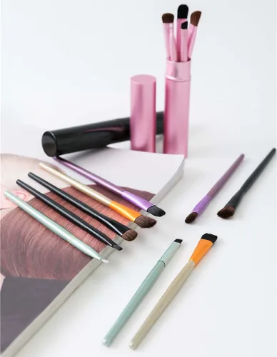 Miniatura 3 de AKOAK 5 unids/set Viaje Portátil Mini Ojo Maquillaje Cepillo Aplicar Sombra de Ojos Delineador de Cejas Cepillo de Maquillaje de Labios Juego de Oro
