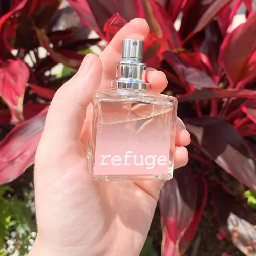 Miniatura 3 de CHARLOTTE RUSSE Refuge - Perfume en espray – Fragancia floral fresca y afrutada para uso diurno, noche y ocasiones especiales, frambuesa, melocotón