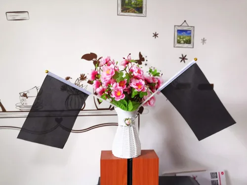 Miniatura 4 de Banderas de palo negro, paquete de 50 banderas pequeñas de mano en palo, decoración al aire libre de 5 x 8 pulgadas, decoraciones de fiesta