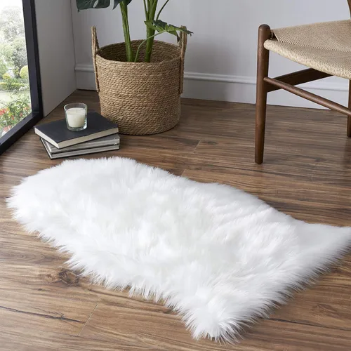 Miniatura 9 de Alfombra de piel sintética para sofá, silla, alfombra pequeña beige para dormitorio, 2 x 3 pies, alfombras peludas para habitación de los niños