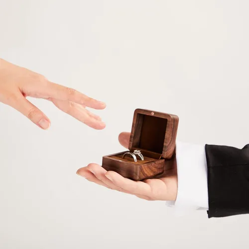 Miniatura 7 de Roycraft Caja para anillos con 2 ranuras, forro blanco para propuesta, boda, ceremonia, día de compromiso