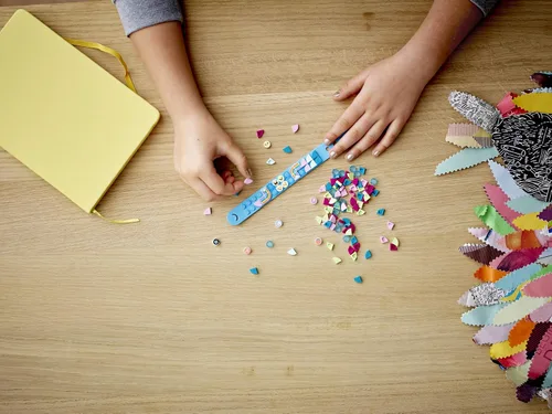 Miniatura 5 de LEGO DOTS Extra DOTS Serie 1 41908 DIY Craft, un divertido juego de azulejos adicionales para niños a los que les gustan las artes y manualidades