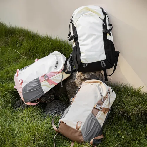 Miniatura 7 de Mochila pequeña de senderismo con correa para el pecho para mujer, mochila de viaje ligera impermeable de 20 litros con correas acolchadas, mochila