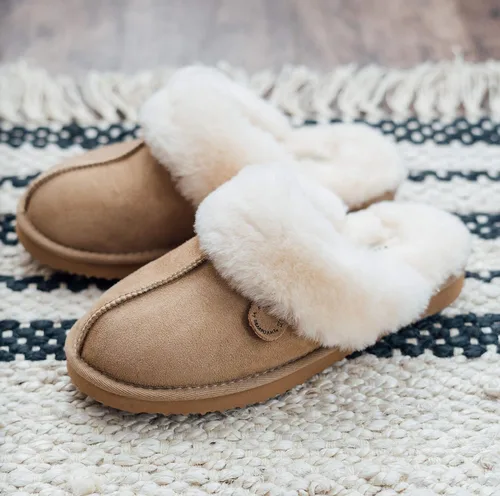 Miniatura 12 de Dearfoams Women's Fireside Sydney Shearling Fur IndoorOutdoor Scuff Slipper with Wide Widths