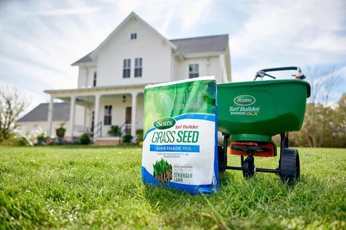 Miniatura 14 de Scotts – Mezcla de semillas de césped Turf Builder Sun & Shade con fertilizante y mejorador de suelo, prospera en diversas condiciones, 16 libras
