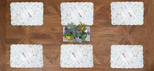 Miniatura 6 de C&F Home Olivia - Juego de 6 manteles individuales rectangulares de algodón acolchado reversible con diseño vintage de flores azules y blancas